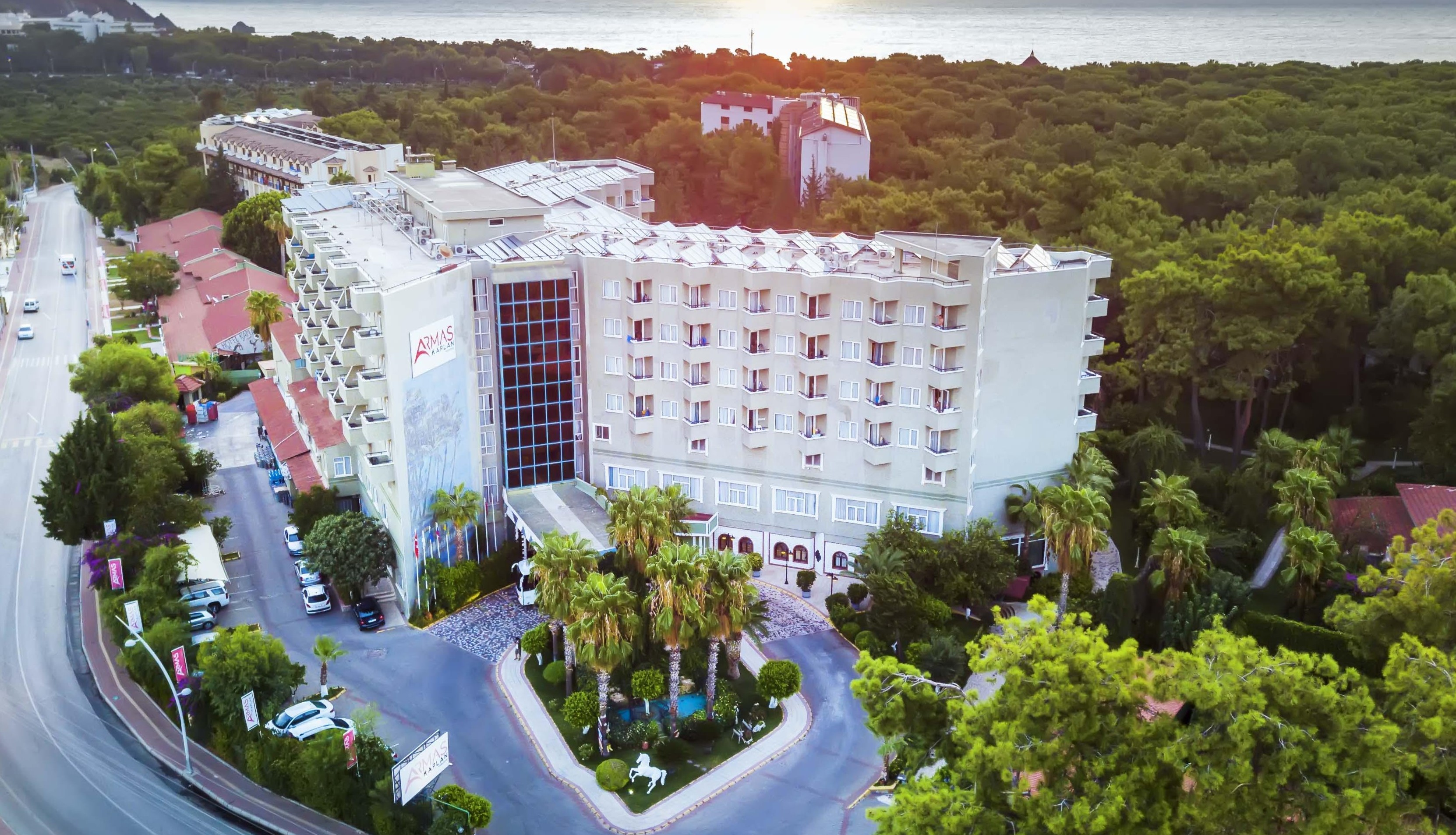 Armas Kaplan Paradise Hotel