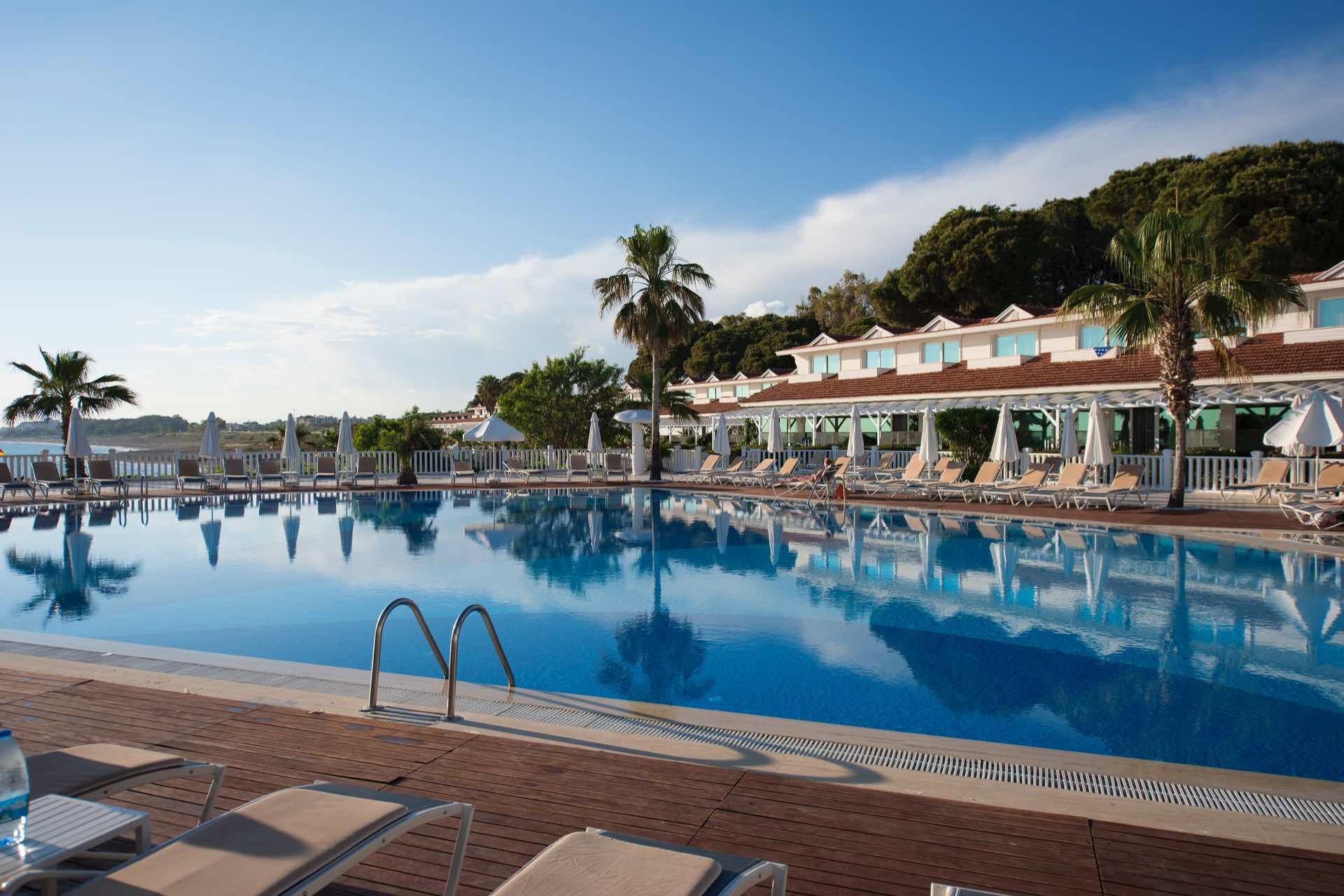 	Flora Garden Beach Clup