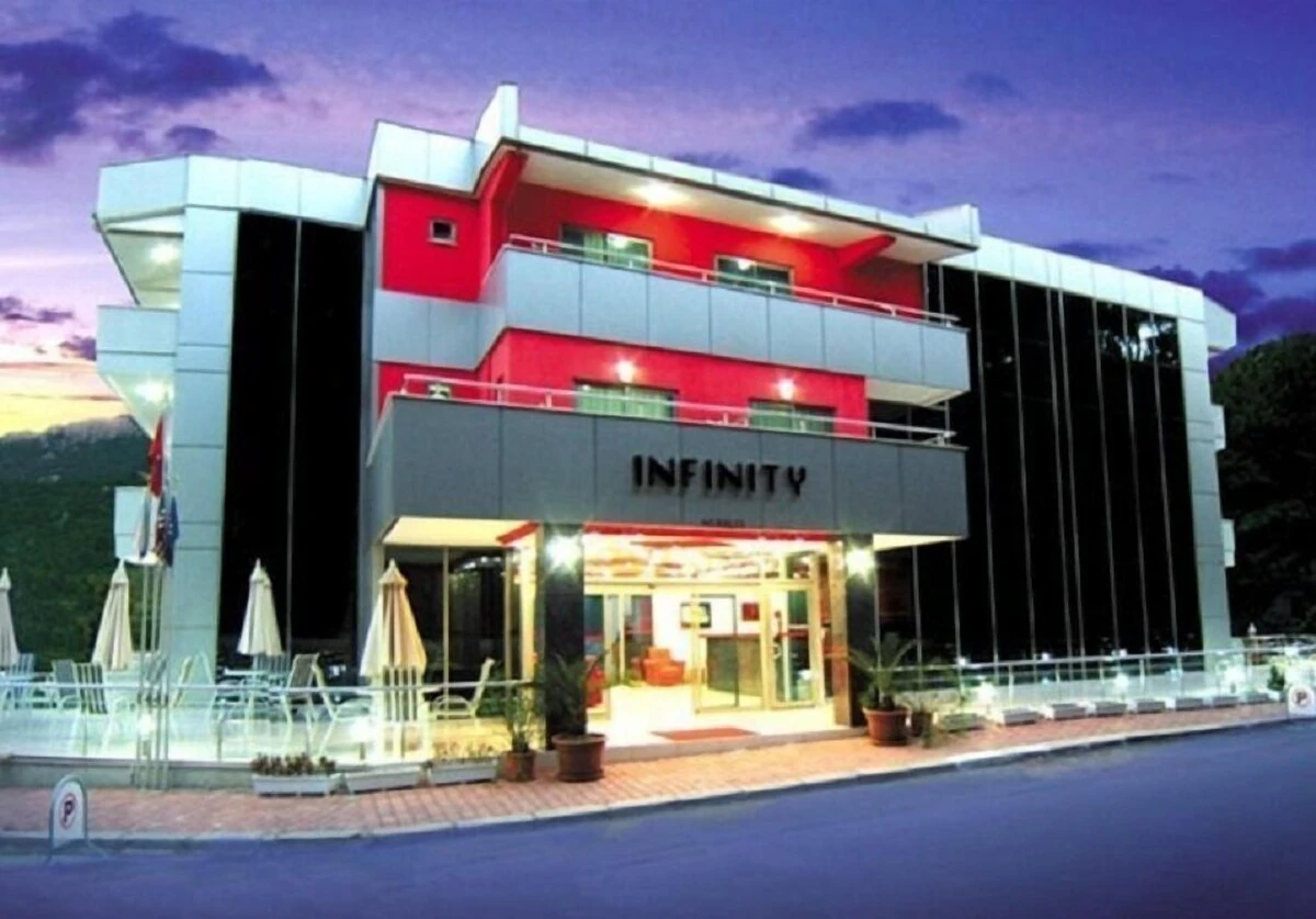 	Infinity Hotel 