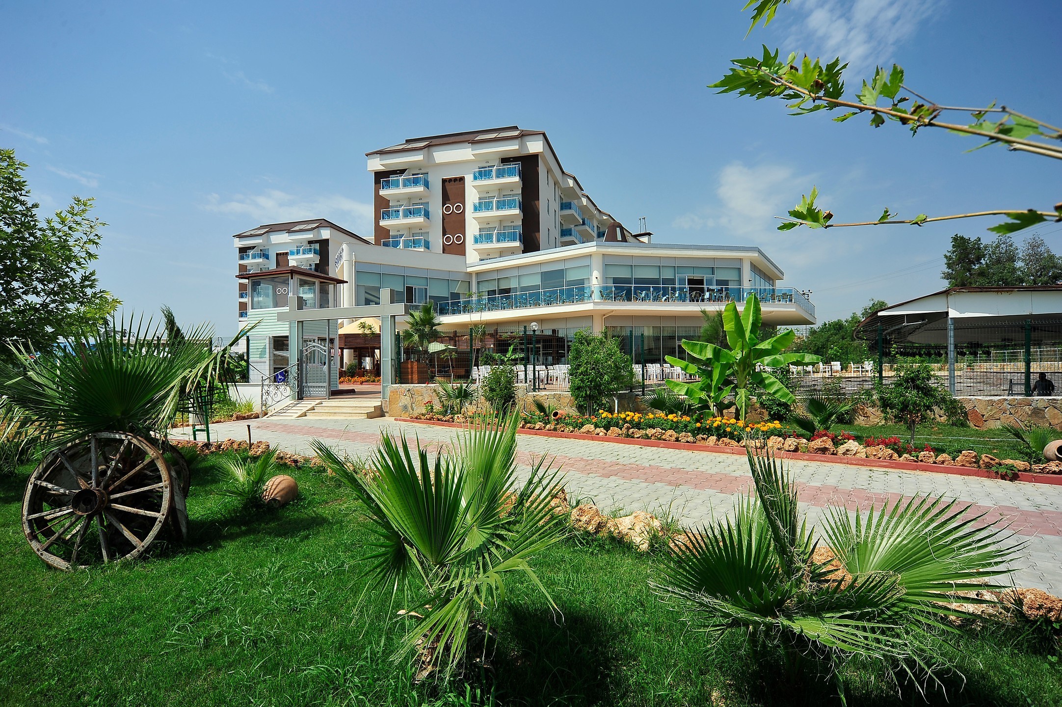 Cenger сиде. Сенгер Бич Резорт. Cenger Beach Resort. Cenger Beach Сиде Кызылот. Турция отель Ченгер Бич 5 Сиде.