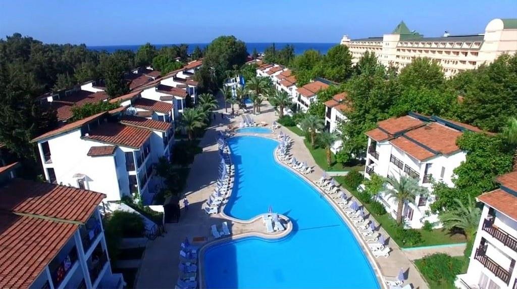 	Ganita Holiday Village Hotel