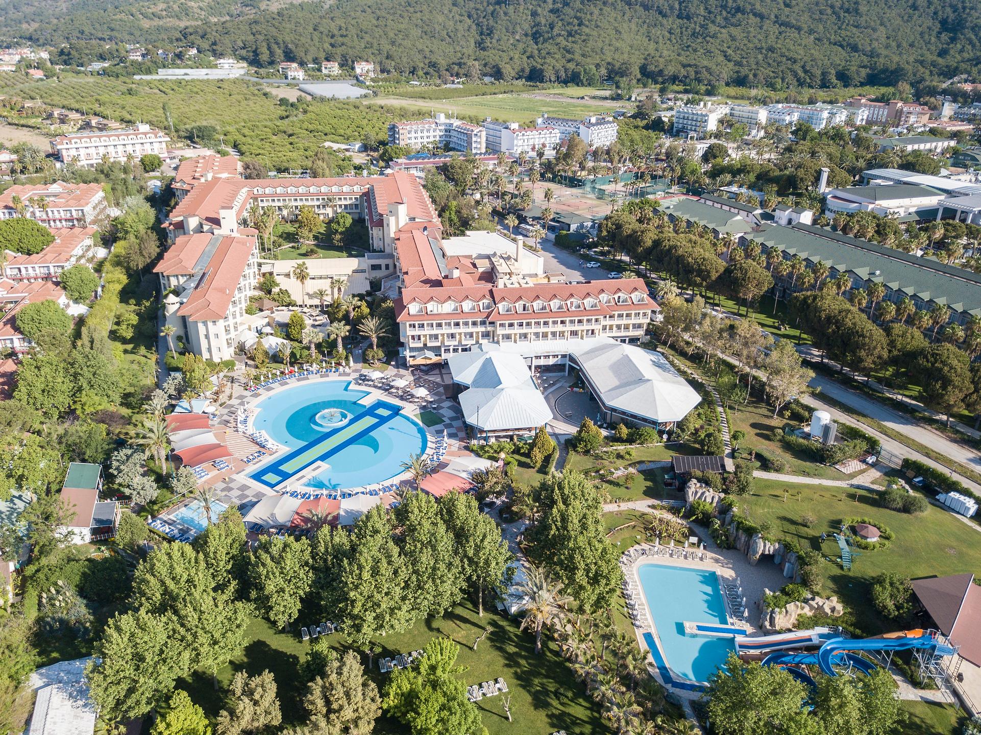 	Queen`s Park Le Jardin Resort Spa