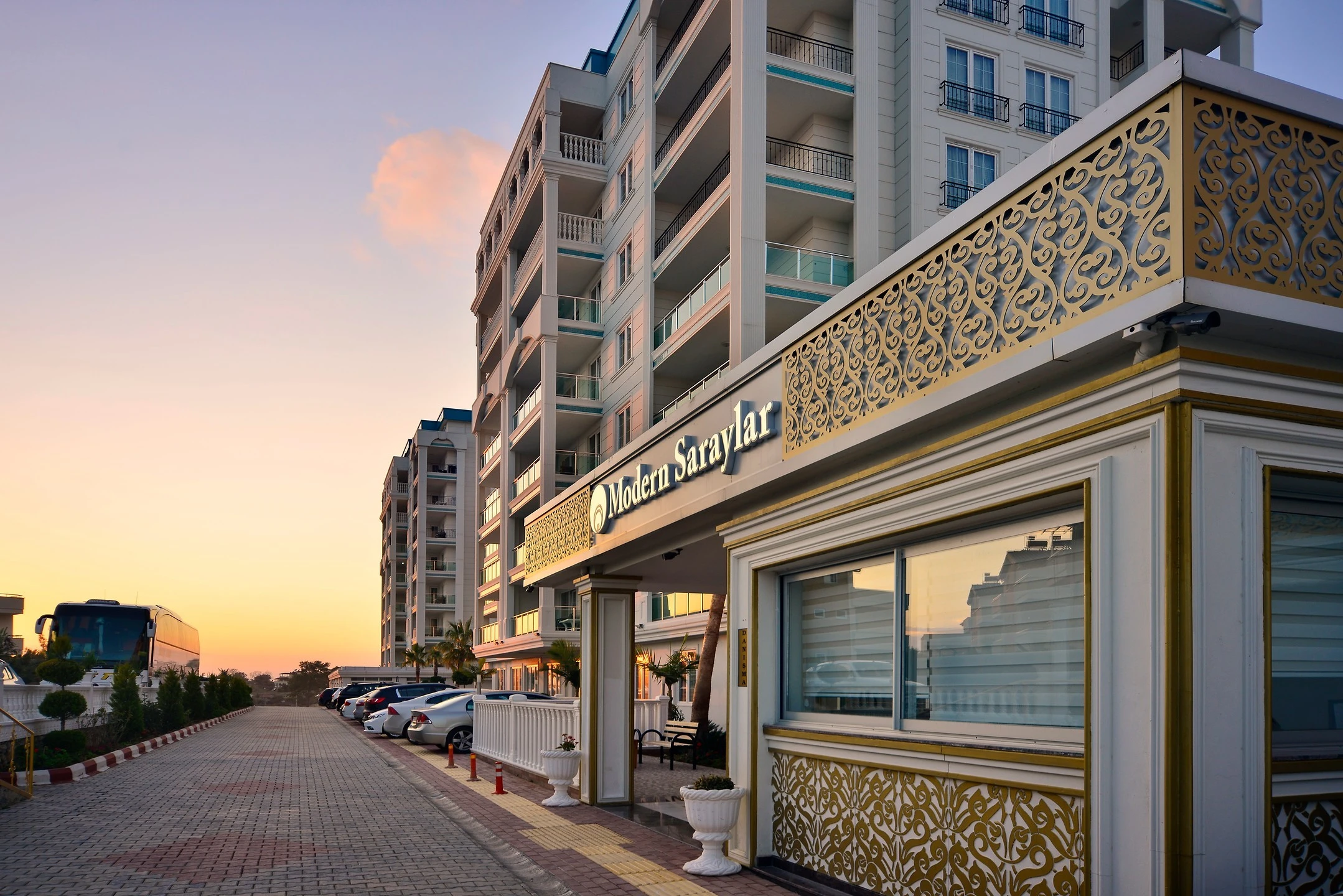 hotel modern saraylar