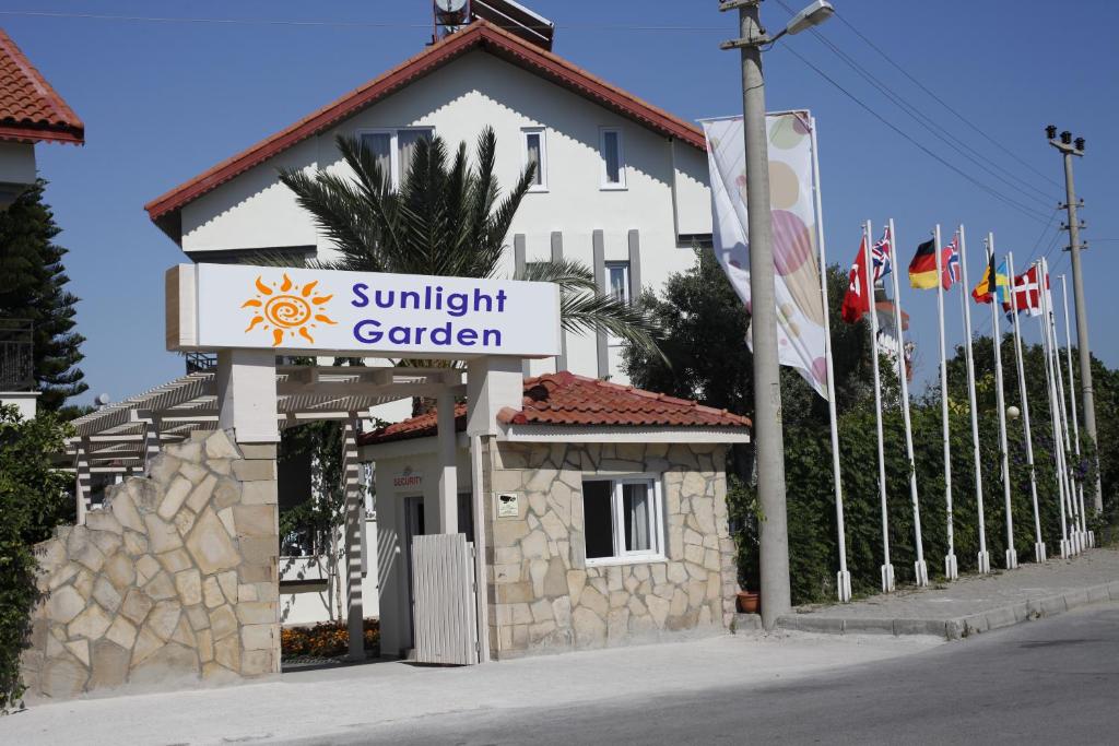 	Sunligth Garden Hotel
