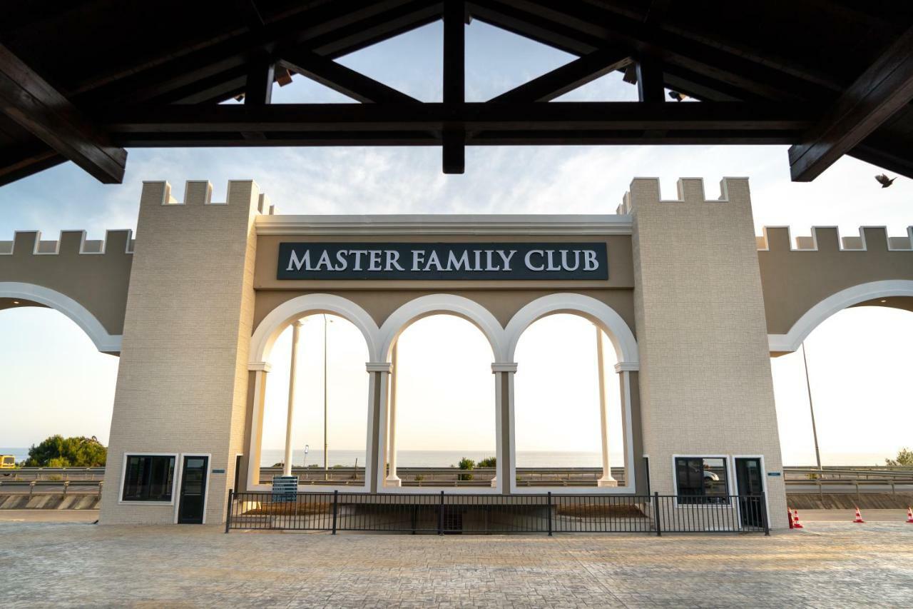 	Master Family Club