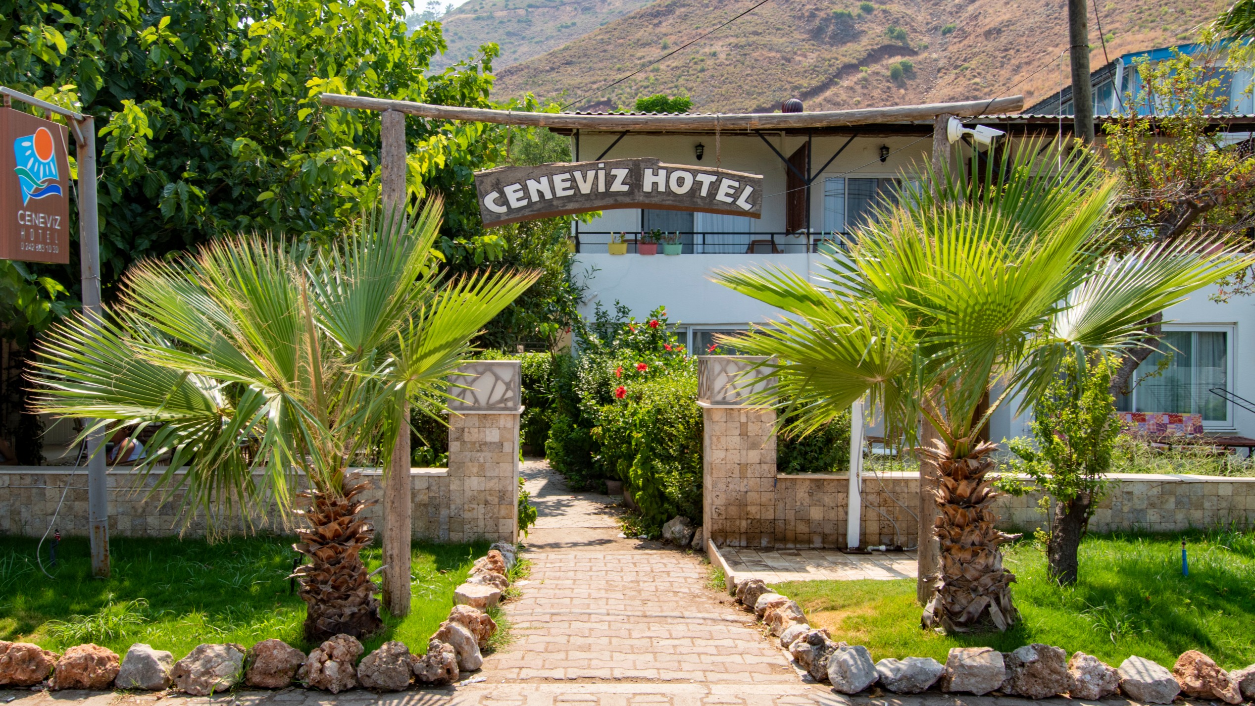 Ceneviz Hotel