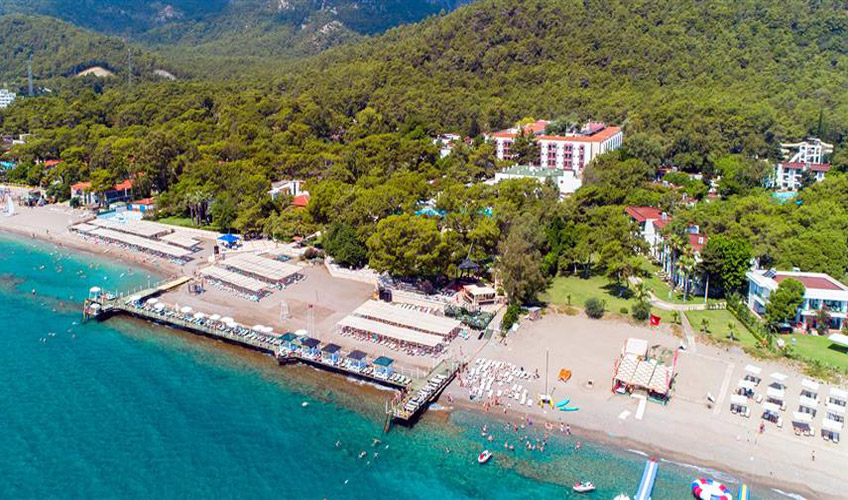 	Larissa Art Beach Hotel