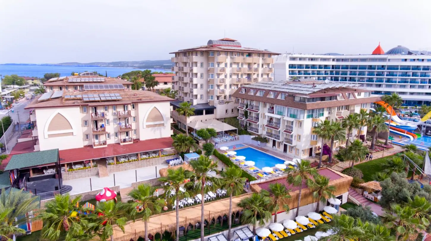 Crystal Land Of Paradise Beach Hotel