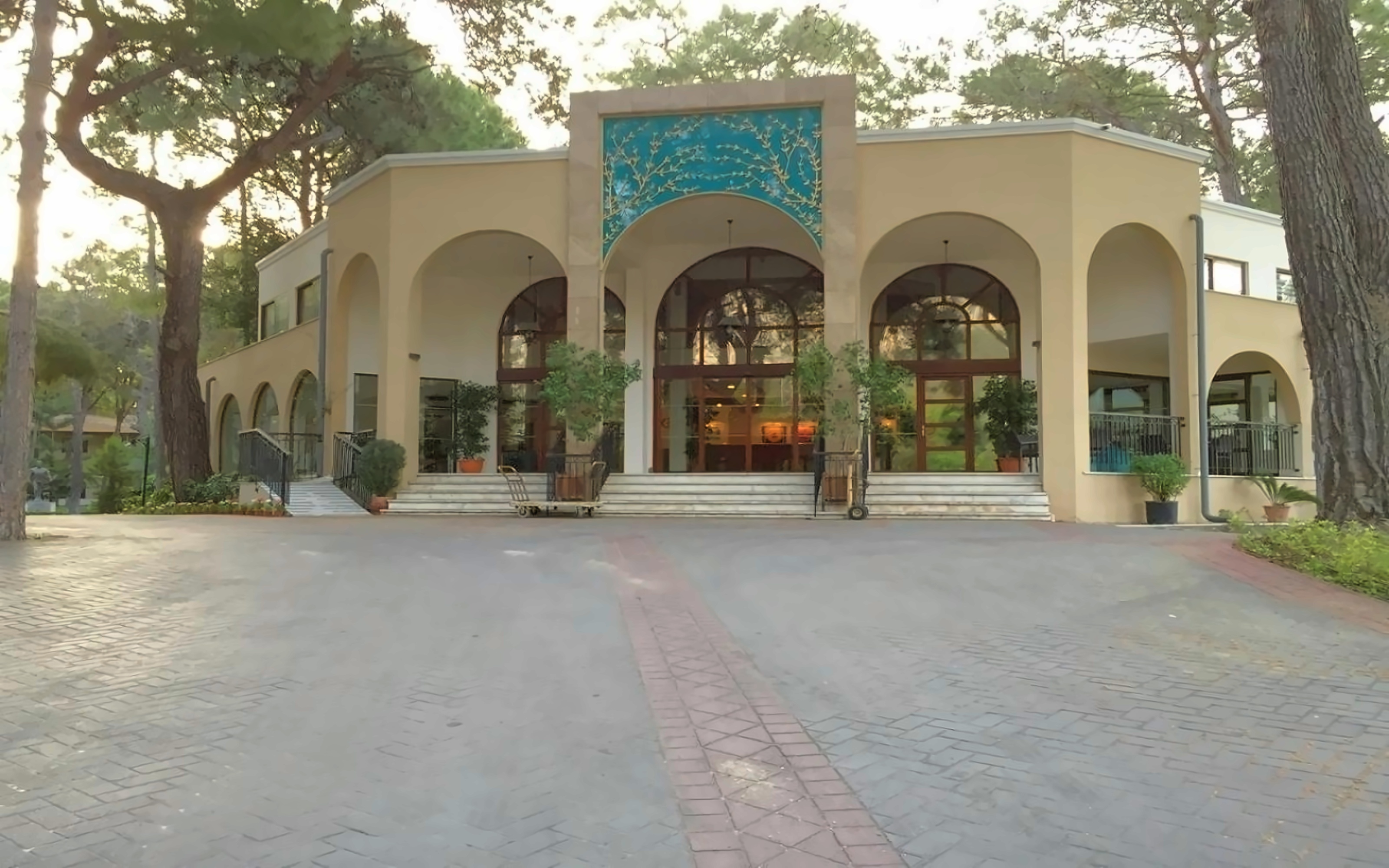 	Champion Holiday Village