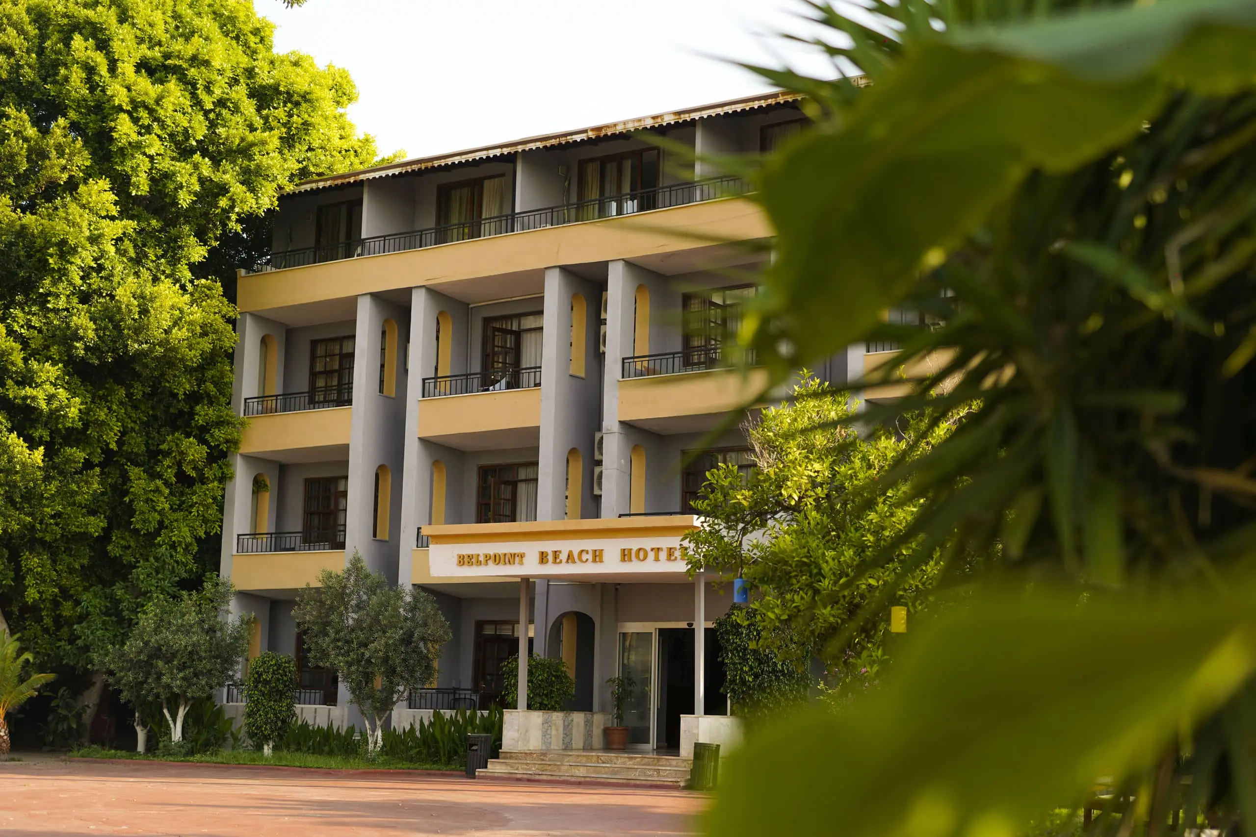 	Belpoint Beach Hotel