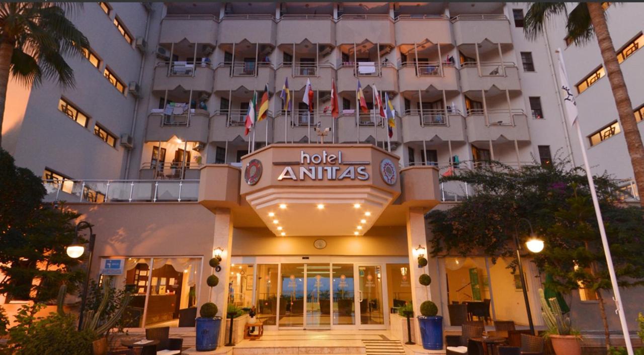 	Anitas Beach Hotel